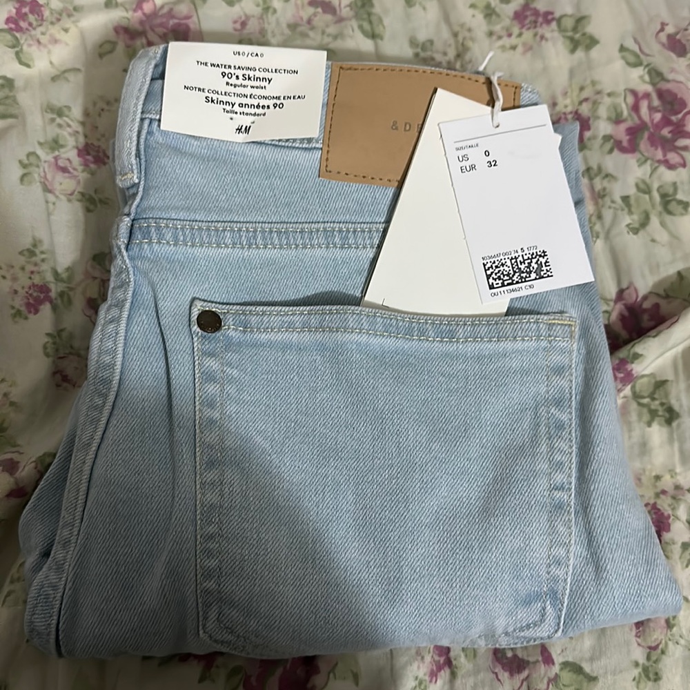 H&M | 90s Skinny Regular Waist Jeans